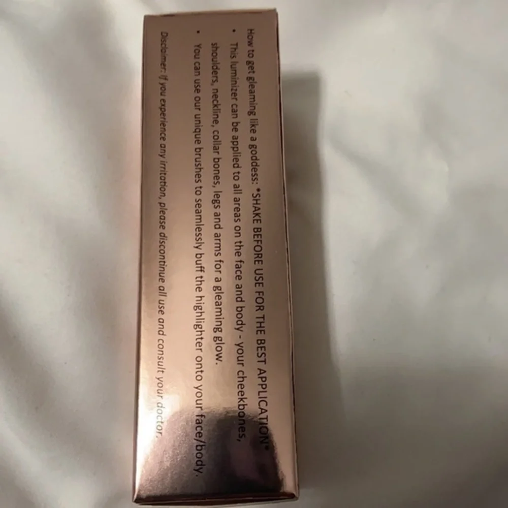 Eloise get gleaming body glow illuminator